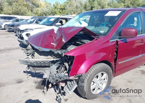 2009 Chrysler Town & Country Touring из США, поврежденный, VIN 2A8HR54XX9R597991